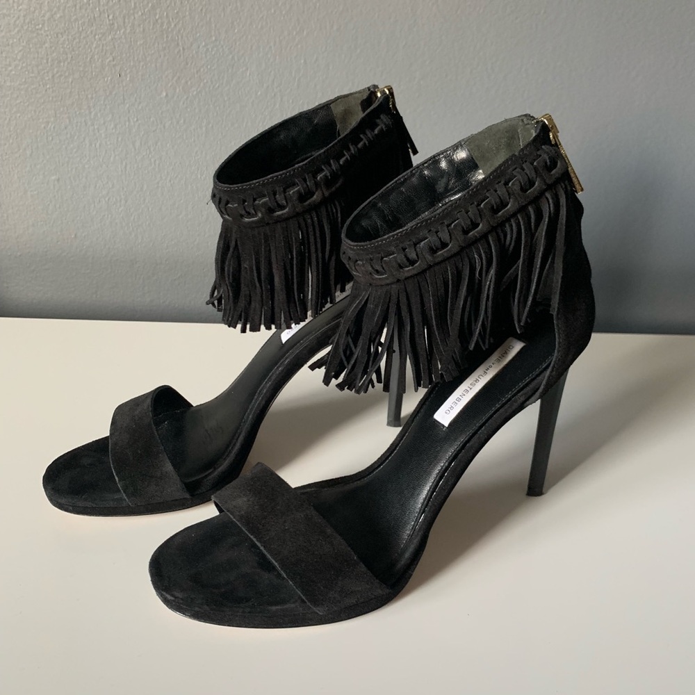 Diane Von Furstenberg nudist pumps with fringe 9.5